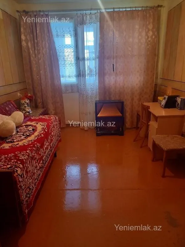 Satılır 4 otaqlı köhnə tikili 98 m²