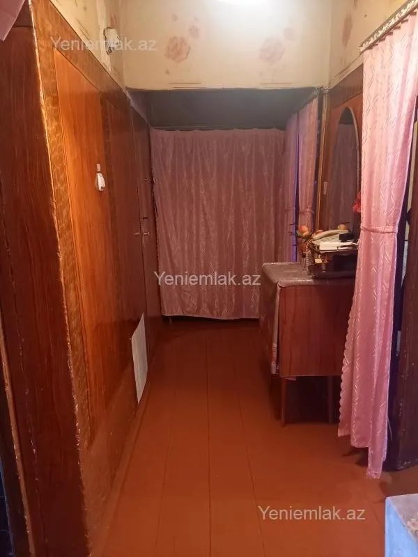 Satılır 4 otaqlı köhnə tikili 98 m²