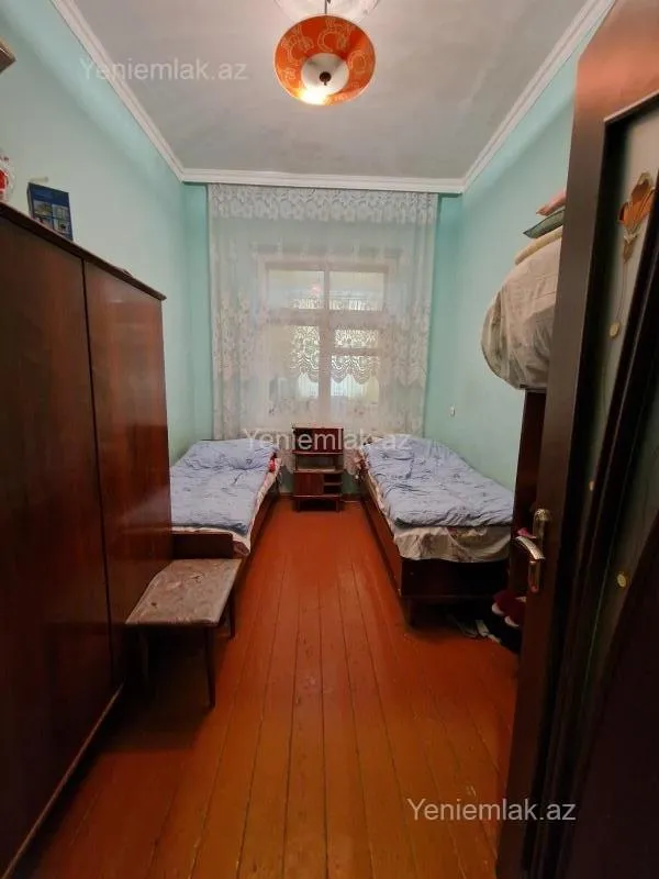 Satılır 3 otaqlı köhnə tikili 80 m²