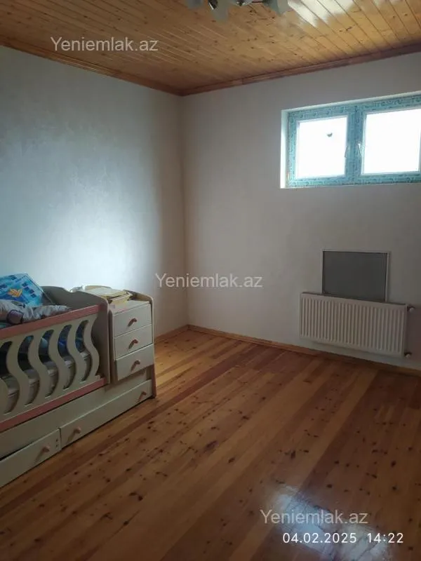 Satılır 6 otaqlı həyət evi 140 m²