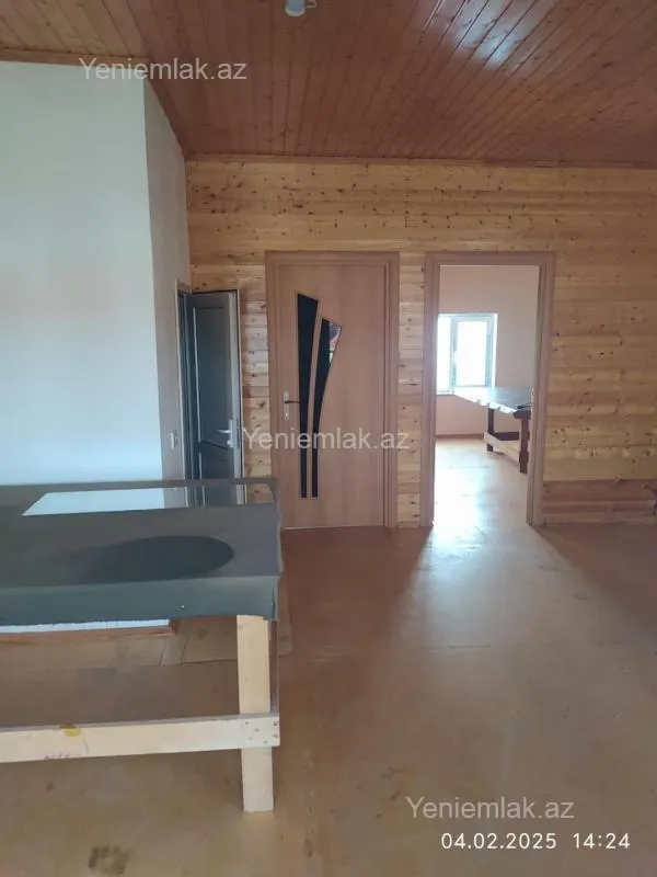 Satılır 6 otaqlı həyət evi 140 m²