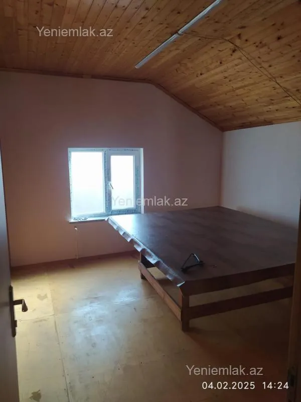 Satılır 6 otaqlı həyət evi 140 m²