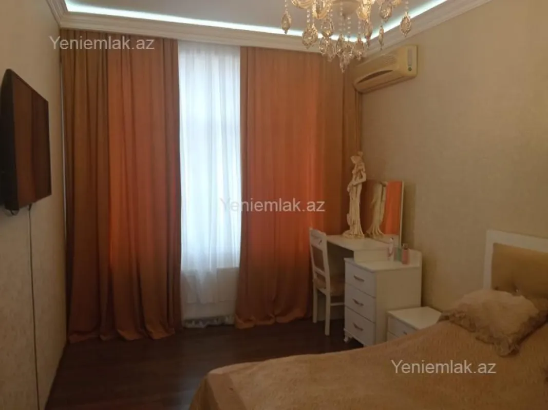 Satılır 4 otaqlı həyət evi 160 m²