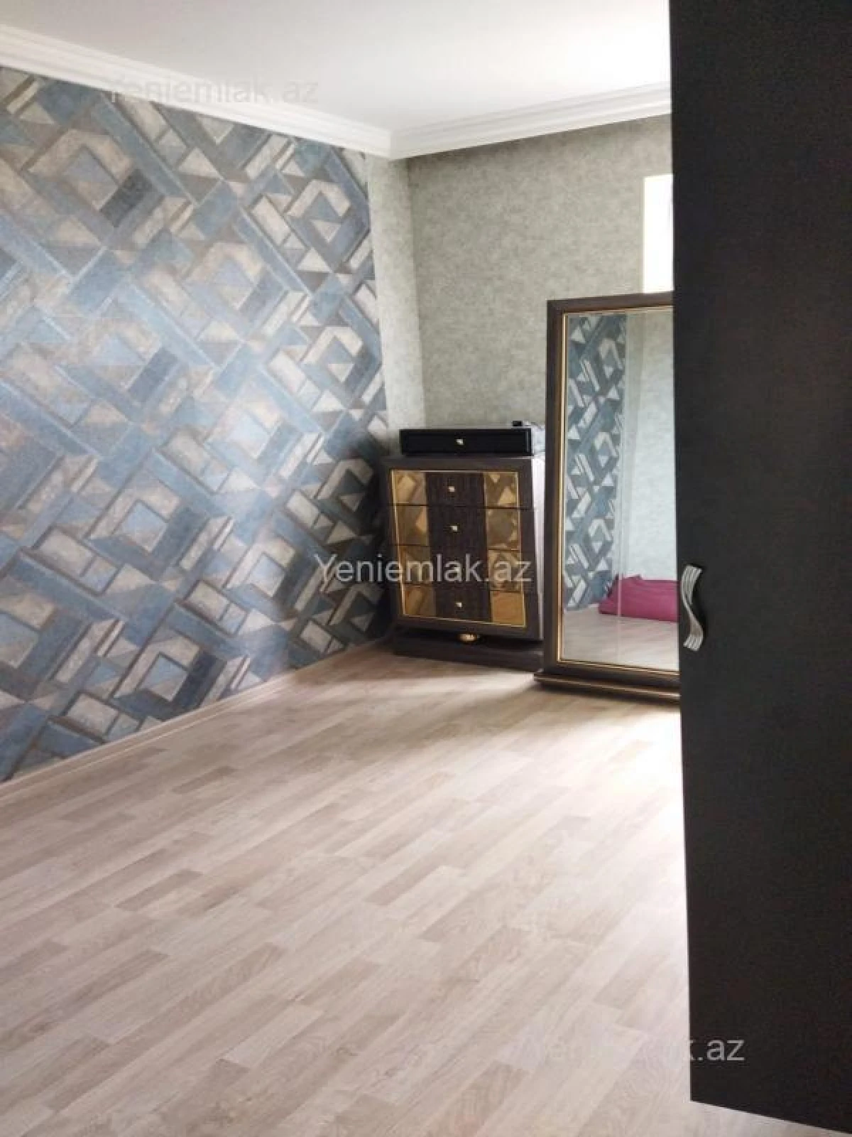 Satılır 3 otaqlı köhnə tikili 95 m²