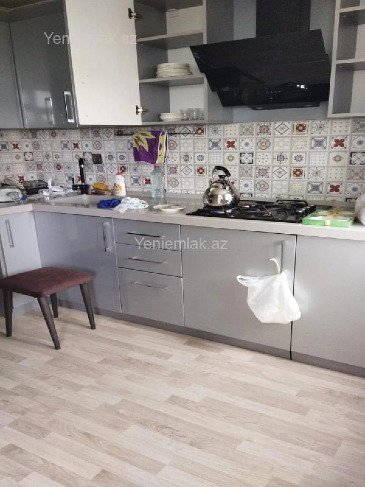 Satılır 3 otaqlı köhnə tikili 95 m²