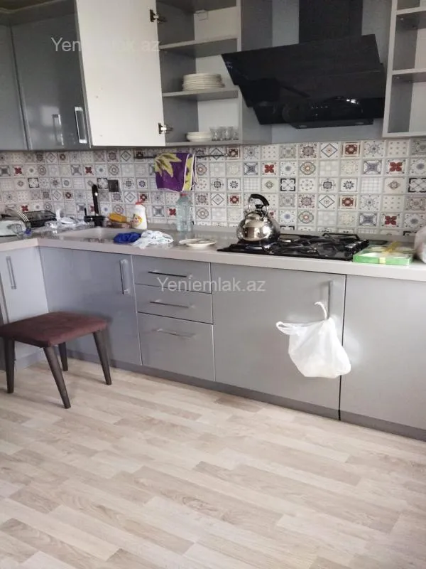 Satılır 3 otaqlı köhnə tikili 95 m²