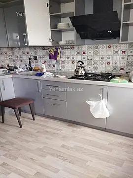 Satılır 3 otaqlı köhnə tikili 95 m²