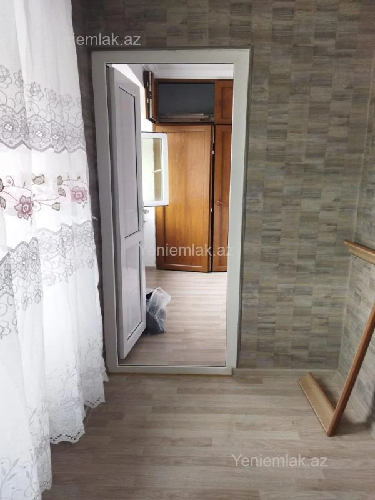 Satılır 3 otaqlı köhnə tikili 95 m²
