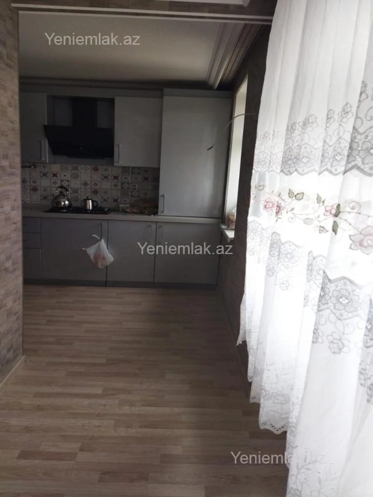 Satılır 3 otaqlı köhnə tikili 95 m²