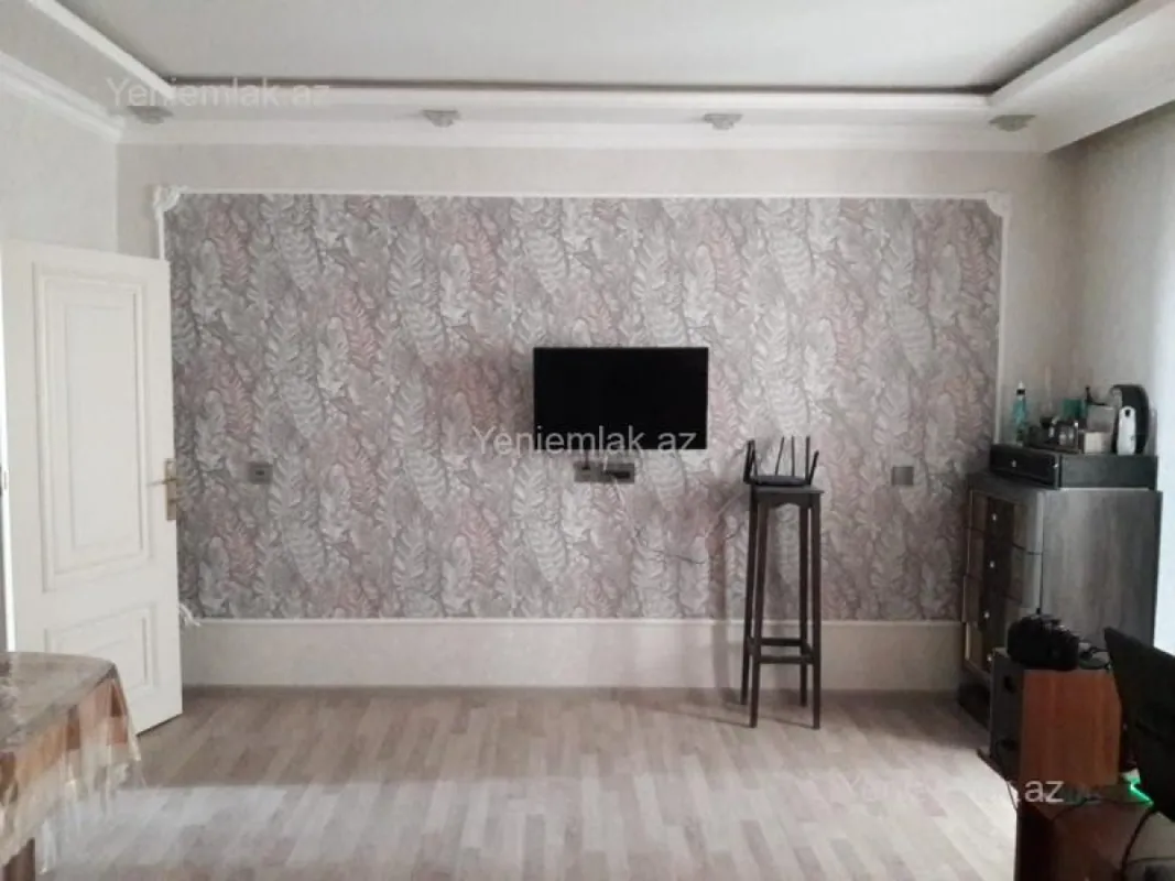 Satılır 3 otaqlı köhnə tikili 95 m²