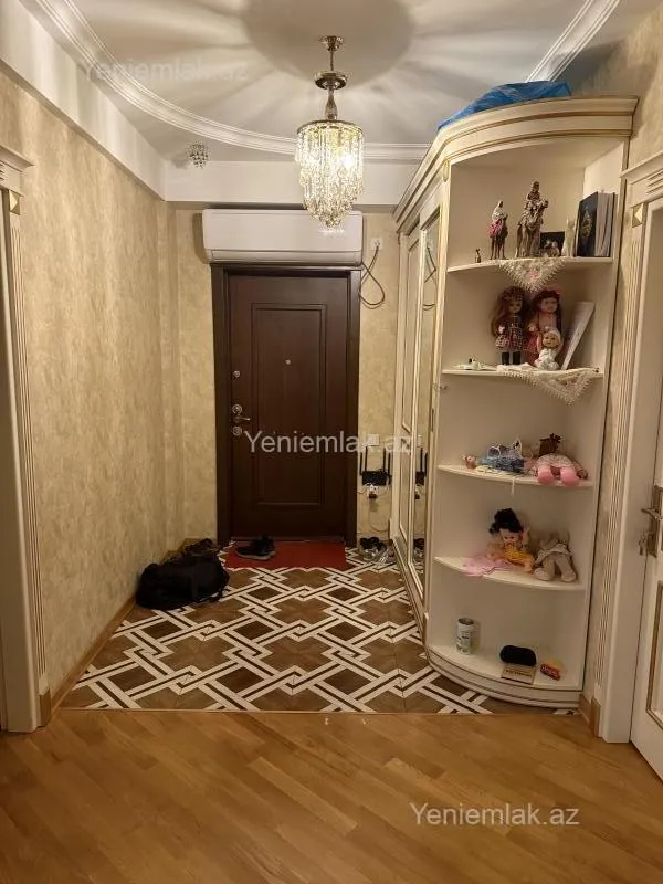 Satılır 4 otaqlı yeni tikili 120 m²