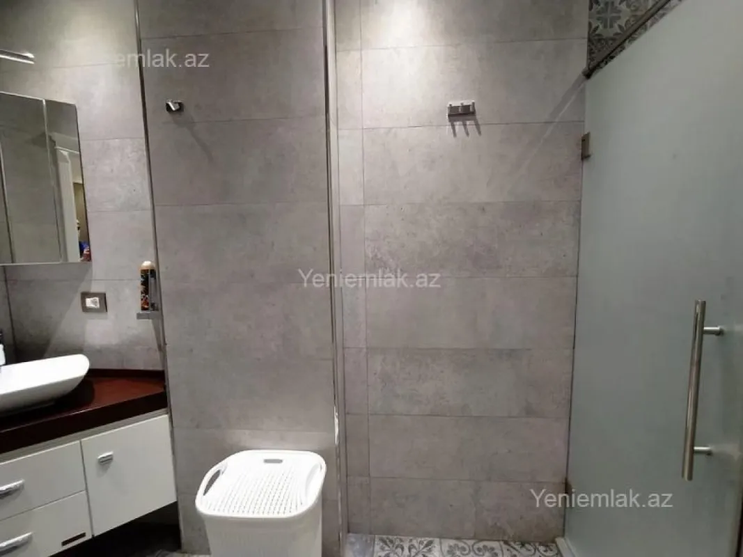 Satılır 4 otaqlı yeni tikili 170 m²