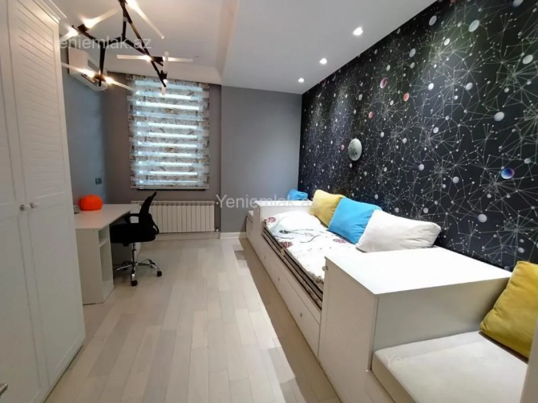 Satılır 4 otaqlı yeni tikili 170 m²