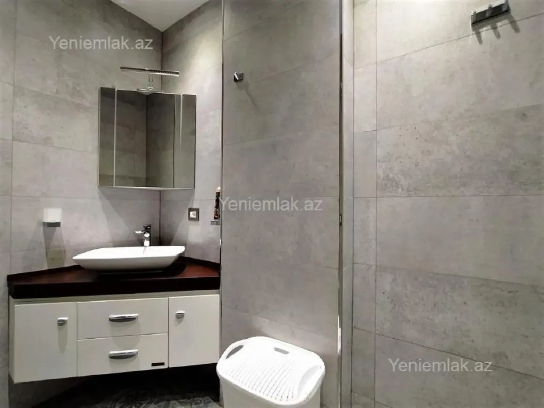 Satılır 4 otaqlı yeni tikili 170 m²