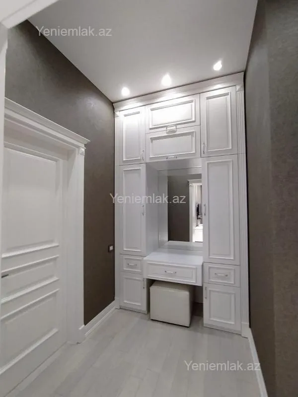 Satılır 4 otaqlı yeni tikili 170 m²