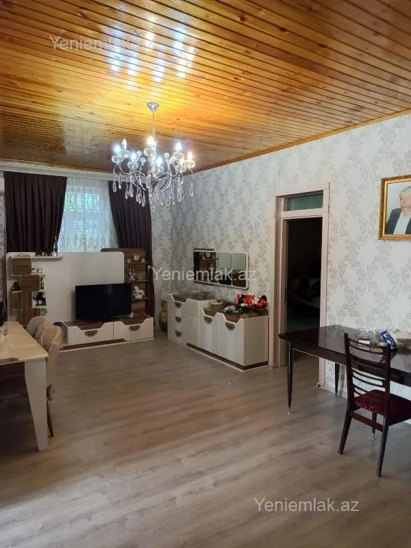 Satılır 4 otaqlı həyət evi 120 m²