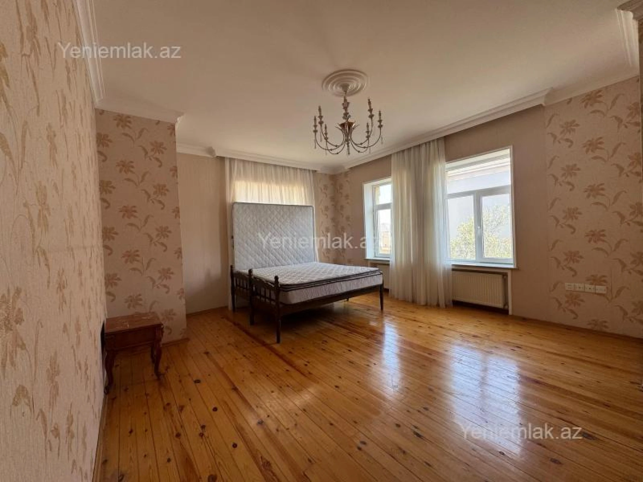 Satılır 7 otaqlı həyət evi 350 m²