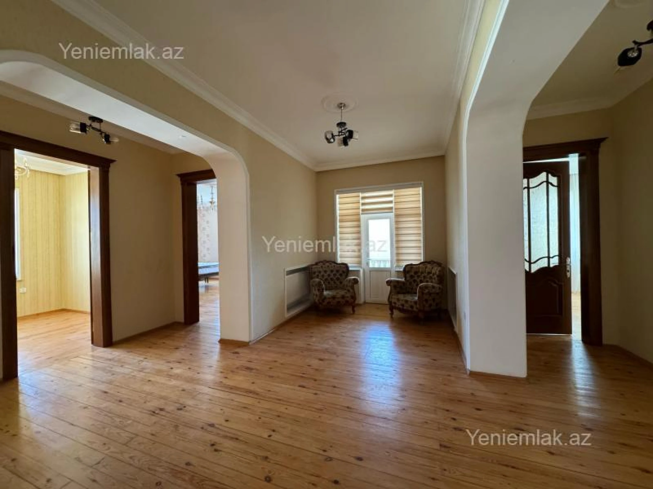 Satılır 7 otaqlı həyət evi 350 m²
