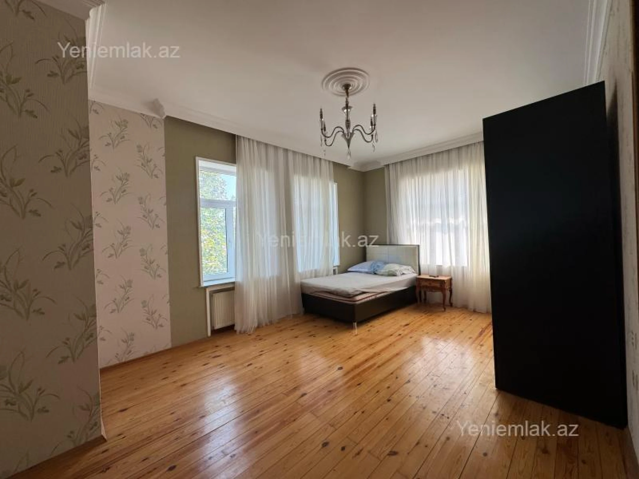 Satılır 7 otaqlı həyət evi 350 m²