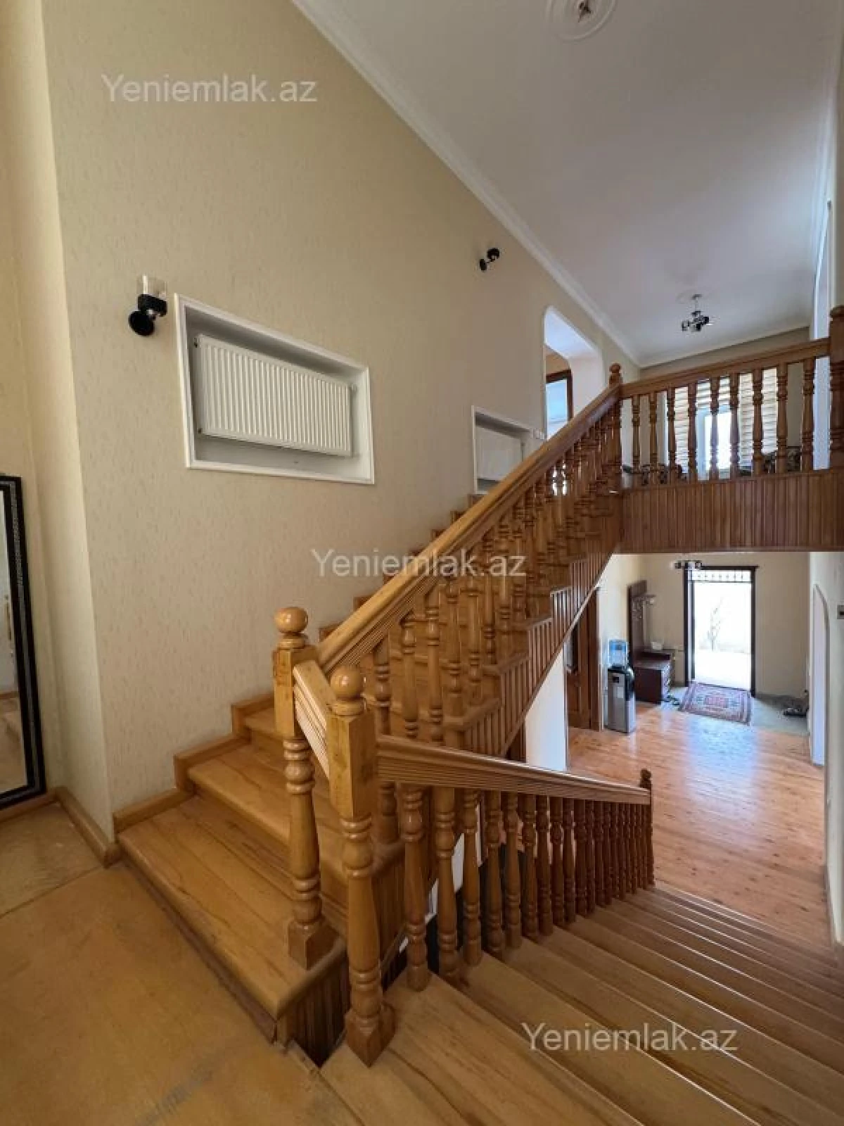 Satılır 7 otaqlı həyət evi 350 m²