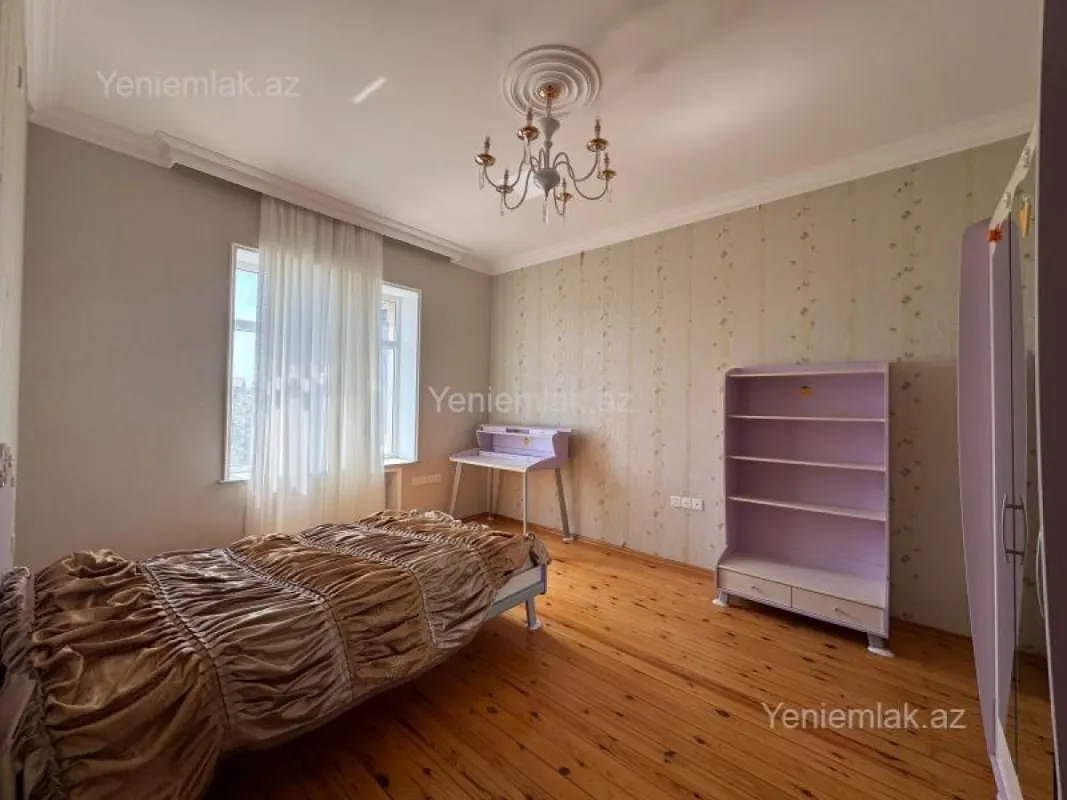 Satılır 7 otaqlı həyət evi 350 m²