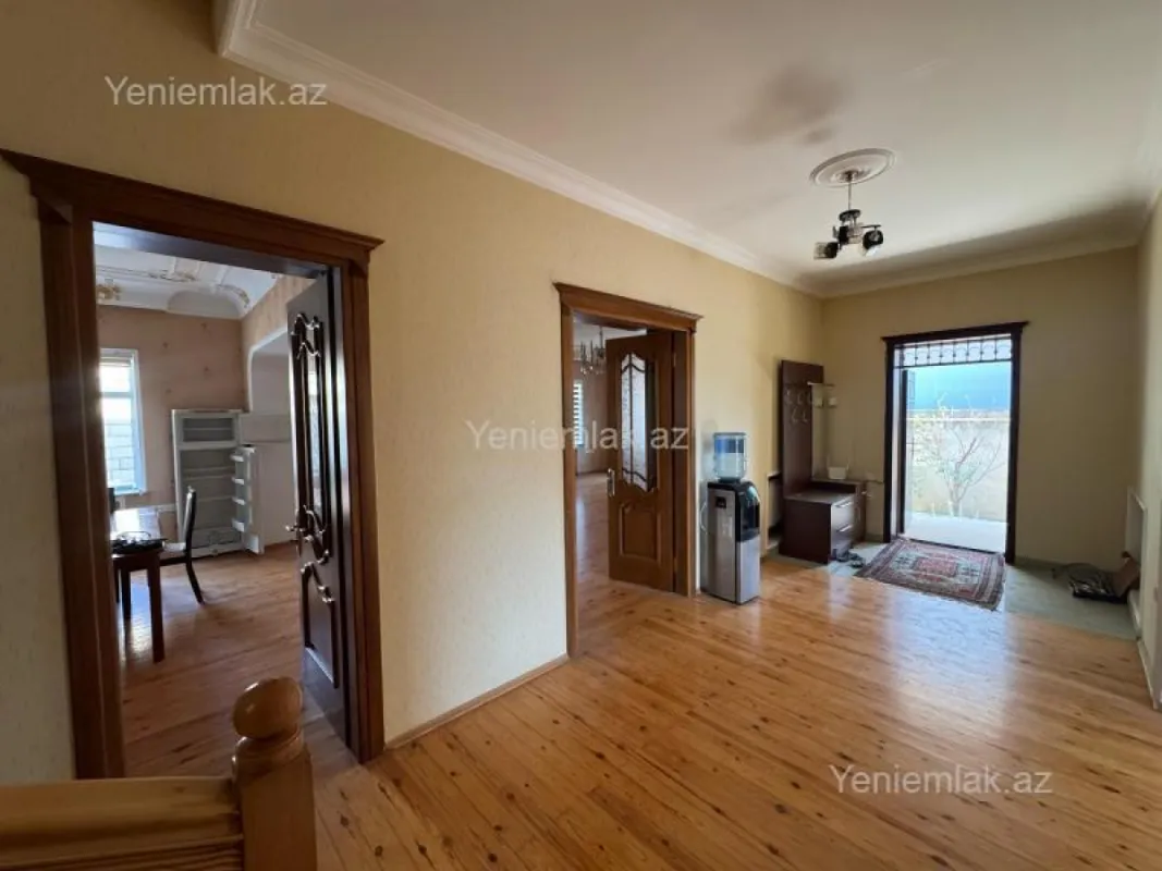 Satılır 7 otaqlı həyət evi 350 m²