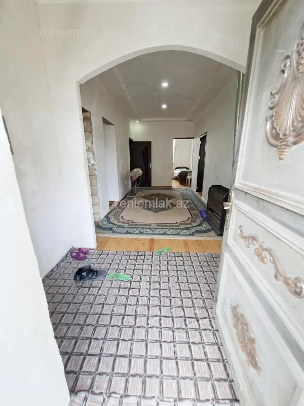 Satılır 4 otaqlı həyət evi 140 m²