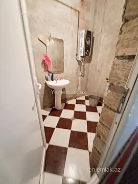 Satılır 4 otaqlı həyət evi 140 m²
