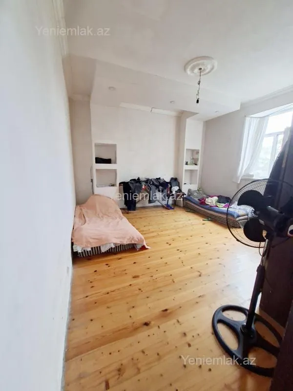 Satılır 4 otaqlı həyət evi 140 m²