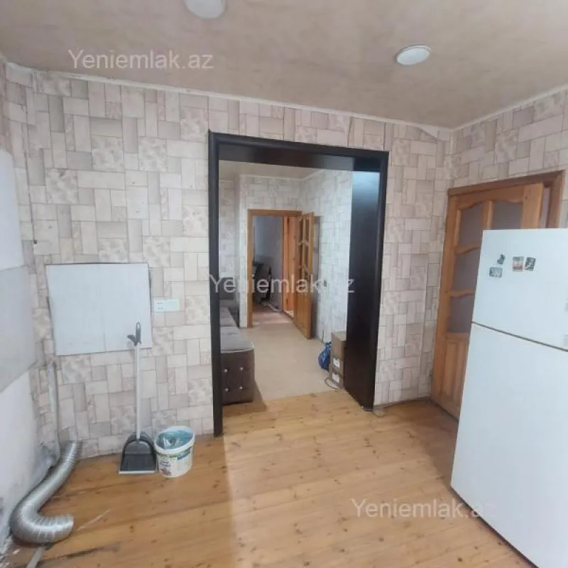 Satılır 2 otaqlı köhnə tikili 56 m²