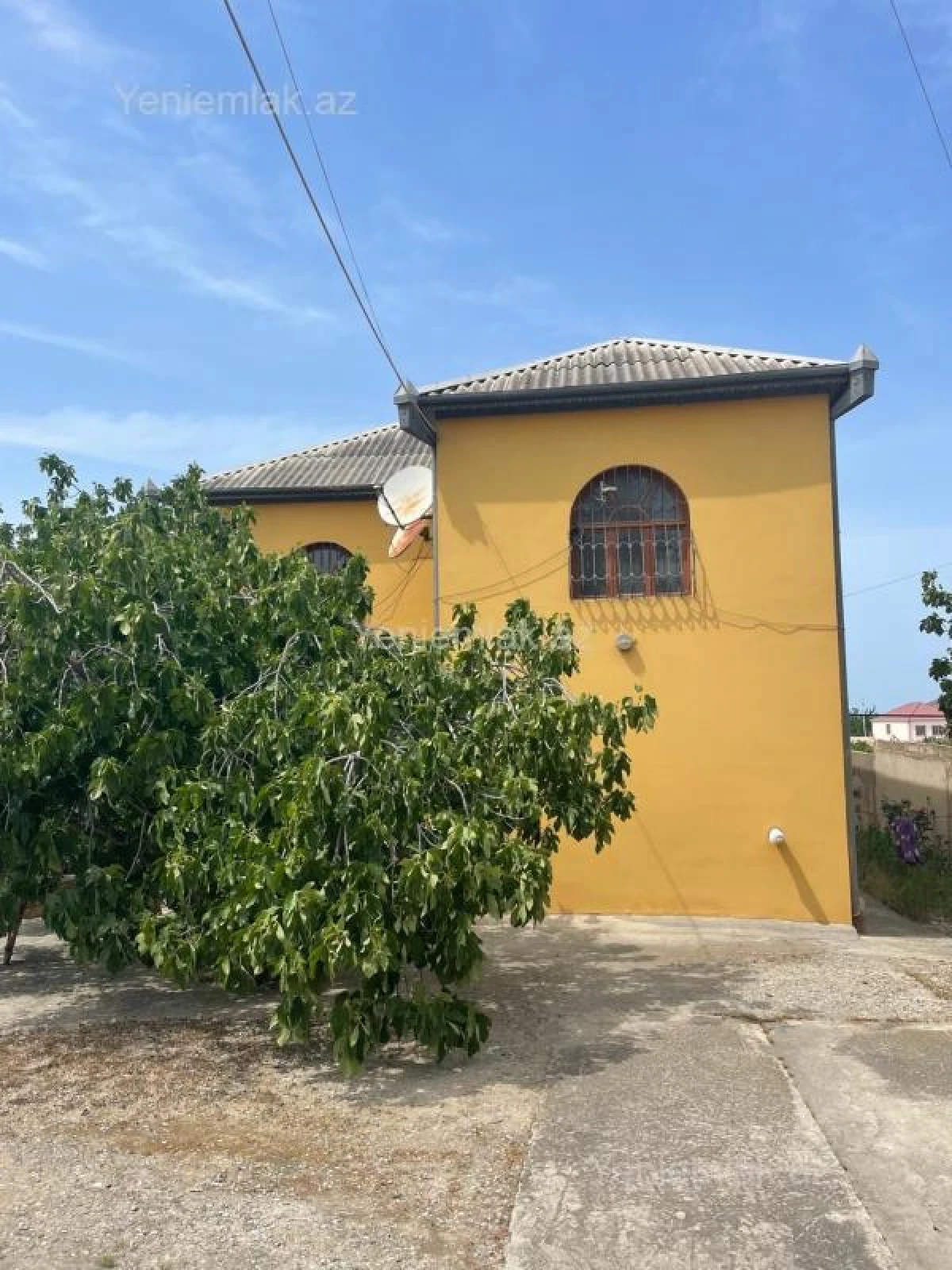 Satılır 4 otaqlı həyət evi 180 m²