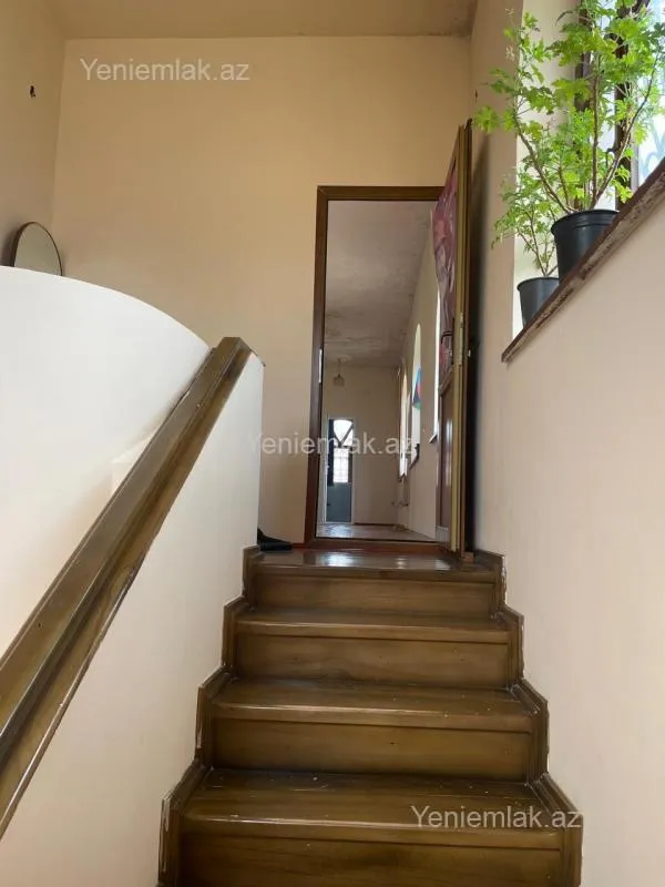 Satılır 4 otaqlı həyət evi 180 m²