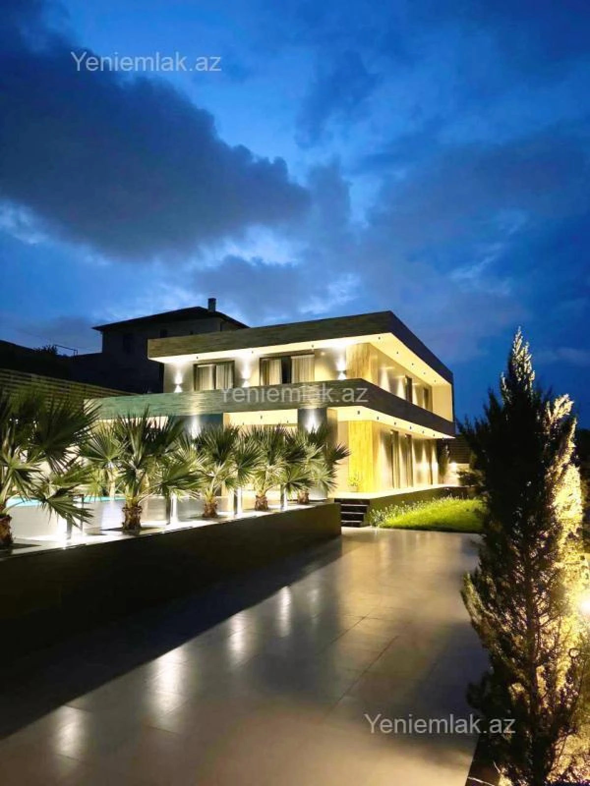 Satılır 6 otaqlı həyət evi 300 m²