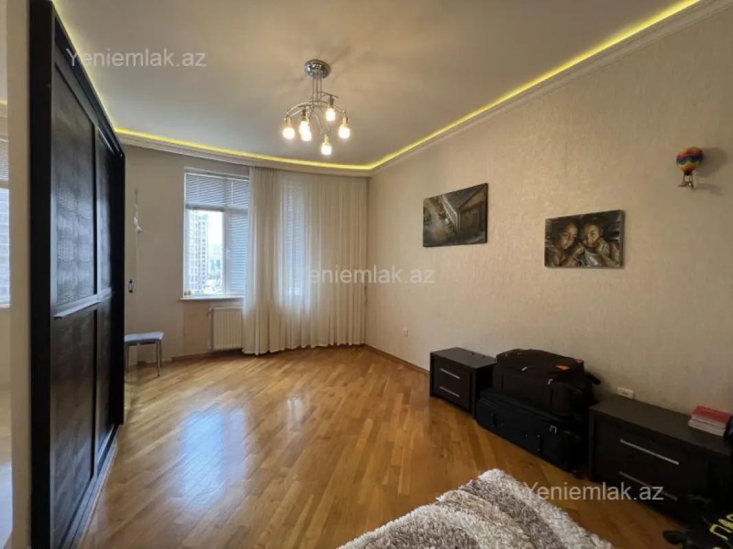 Satılır 3 otaqlı yeni tikili 158 m²