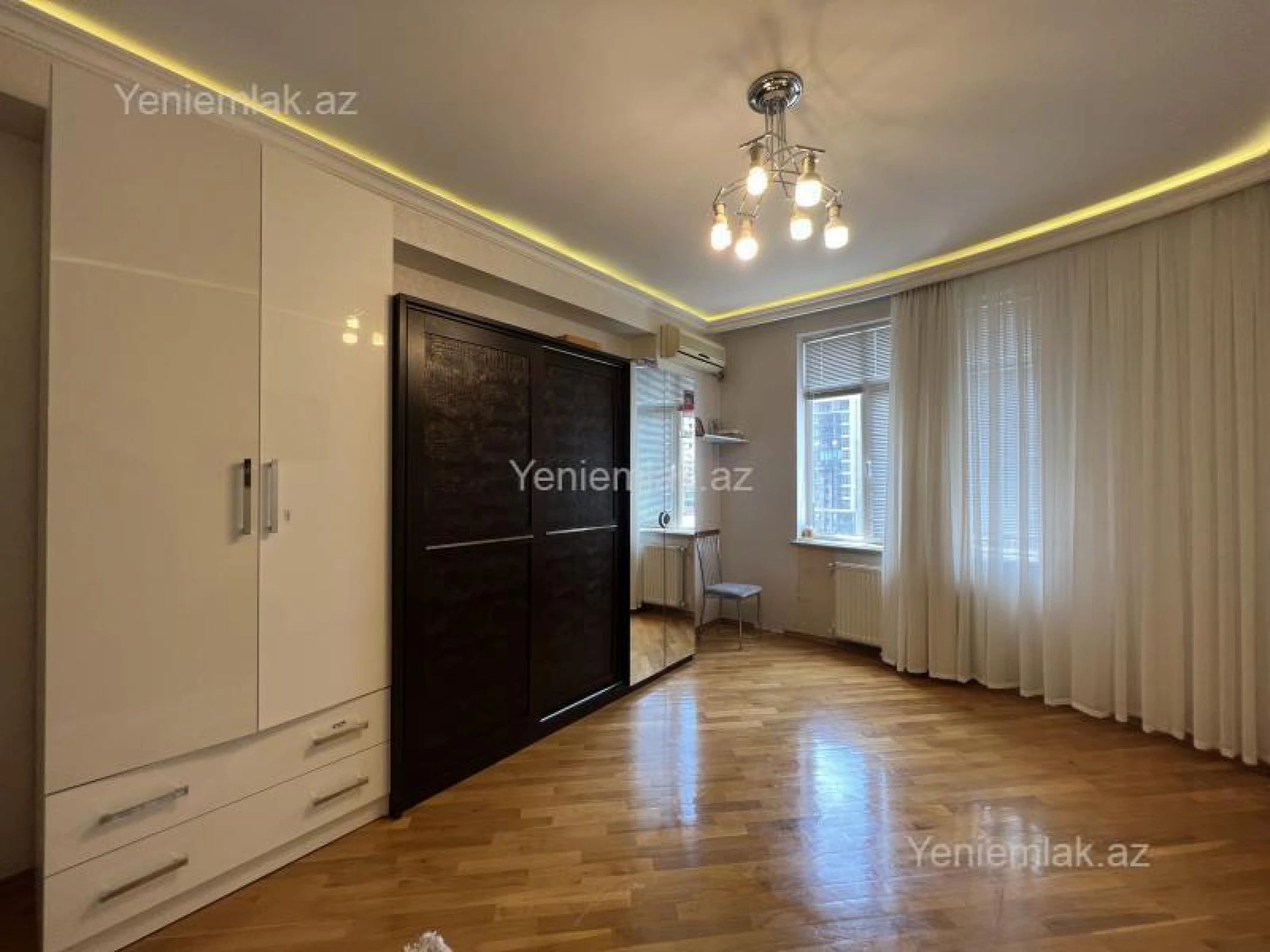 Satılır 3 otaqlı yeni tikili 158 m²