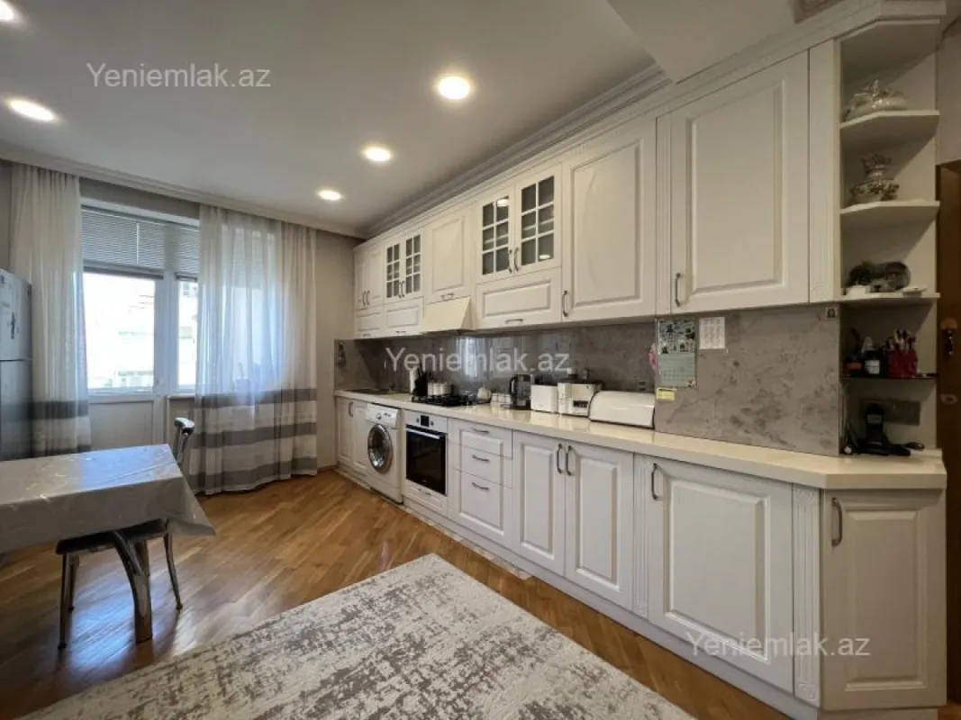 Satılır 3 otaqlı yeni tikili 158 m²