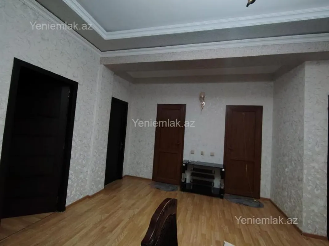 Satılır 3 otaqlı yeni tikili 135 m²