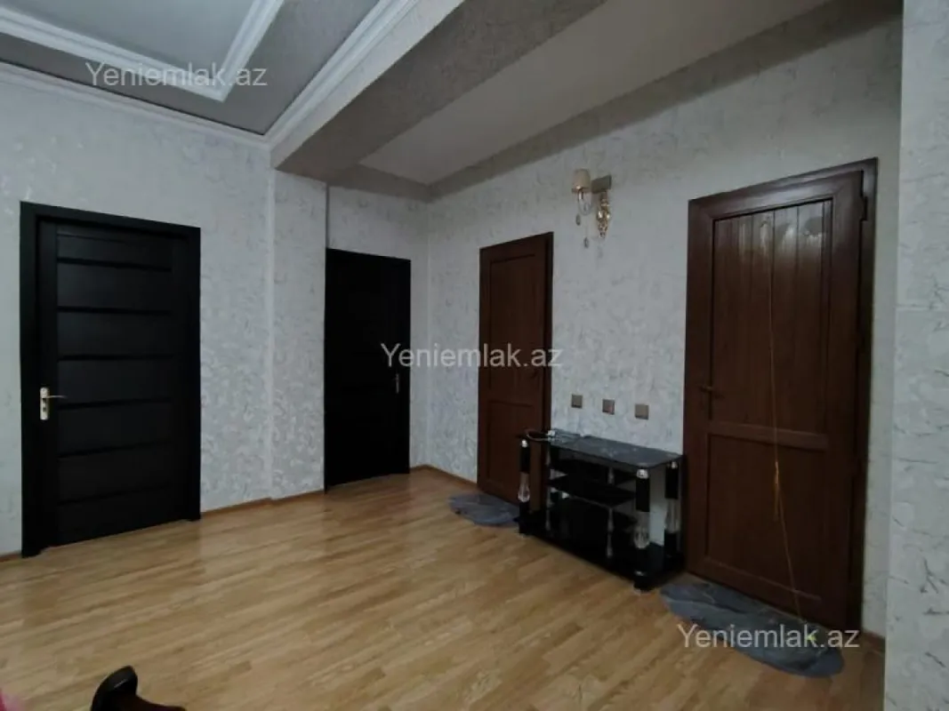 Satılır 3 otaqlı yeni tikili 135 m²