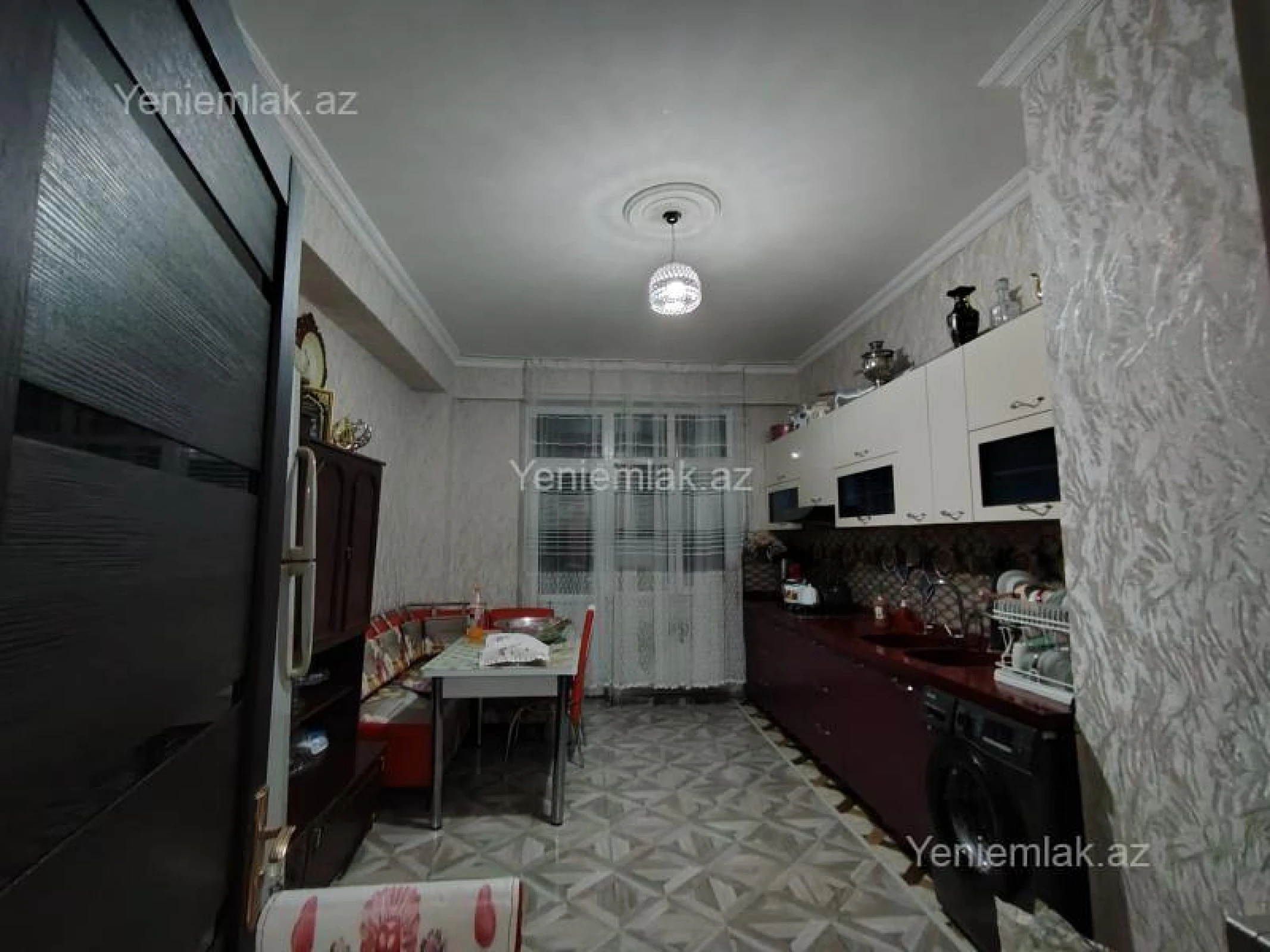 Satılır 3 otaqlı yeni tikili 135 m²