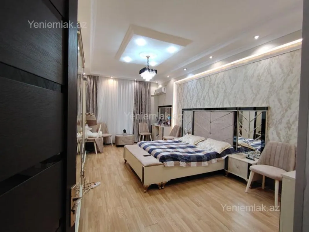 Satılır 3 otaqlı yeni tikili 135 m²