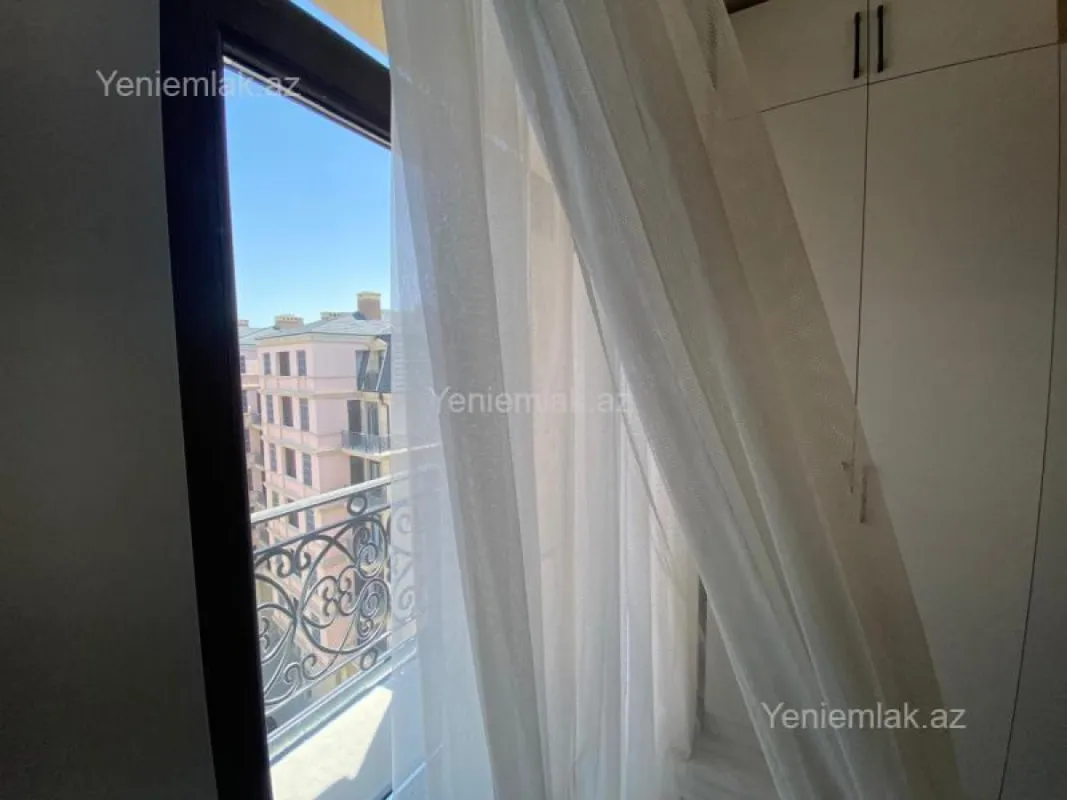 Satılır 4 otaqlı yeni tikili 140 m²