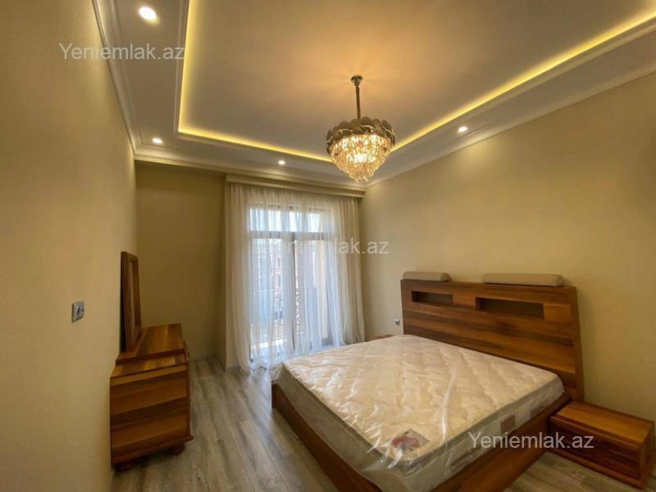 Satılır 4 otaqlı yeni tikili 140 m²