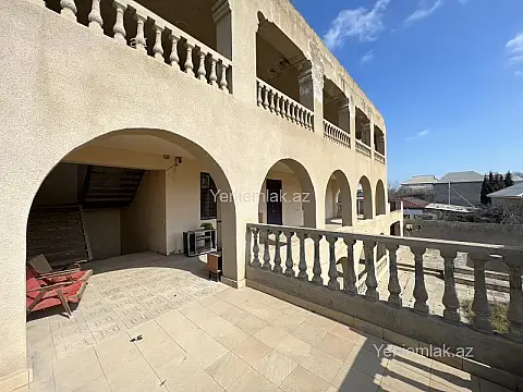 Satılır 10 otaqlı həyət evi 850 m²
