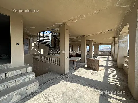 Satılır 10 otaqlı həyət evi 850 m²