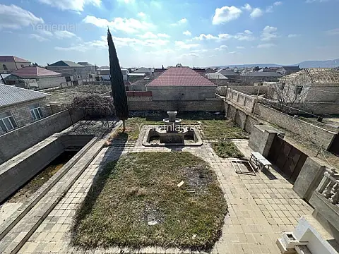 Satılır 10 otaqlı həyət evi 850 m²