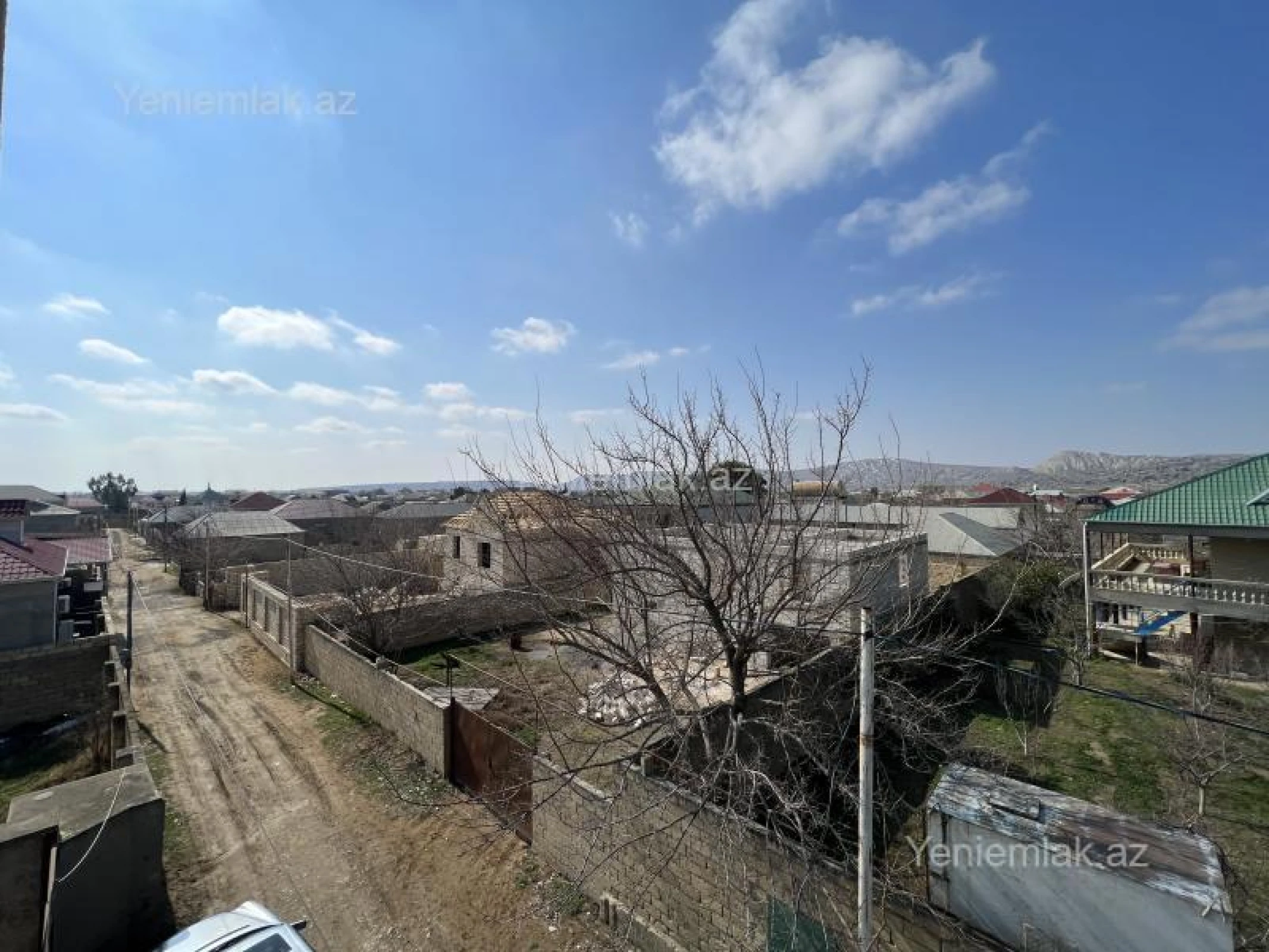 Satılır 10 otaqlı həyət evi 850 m²