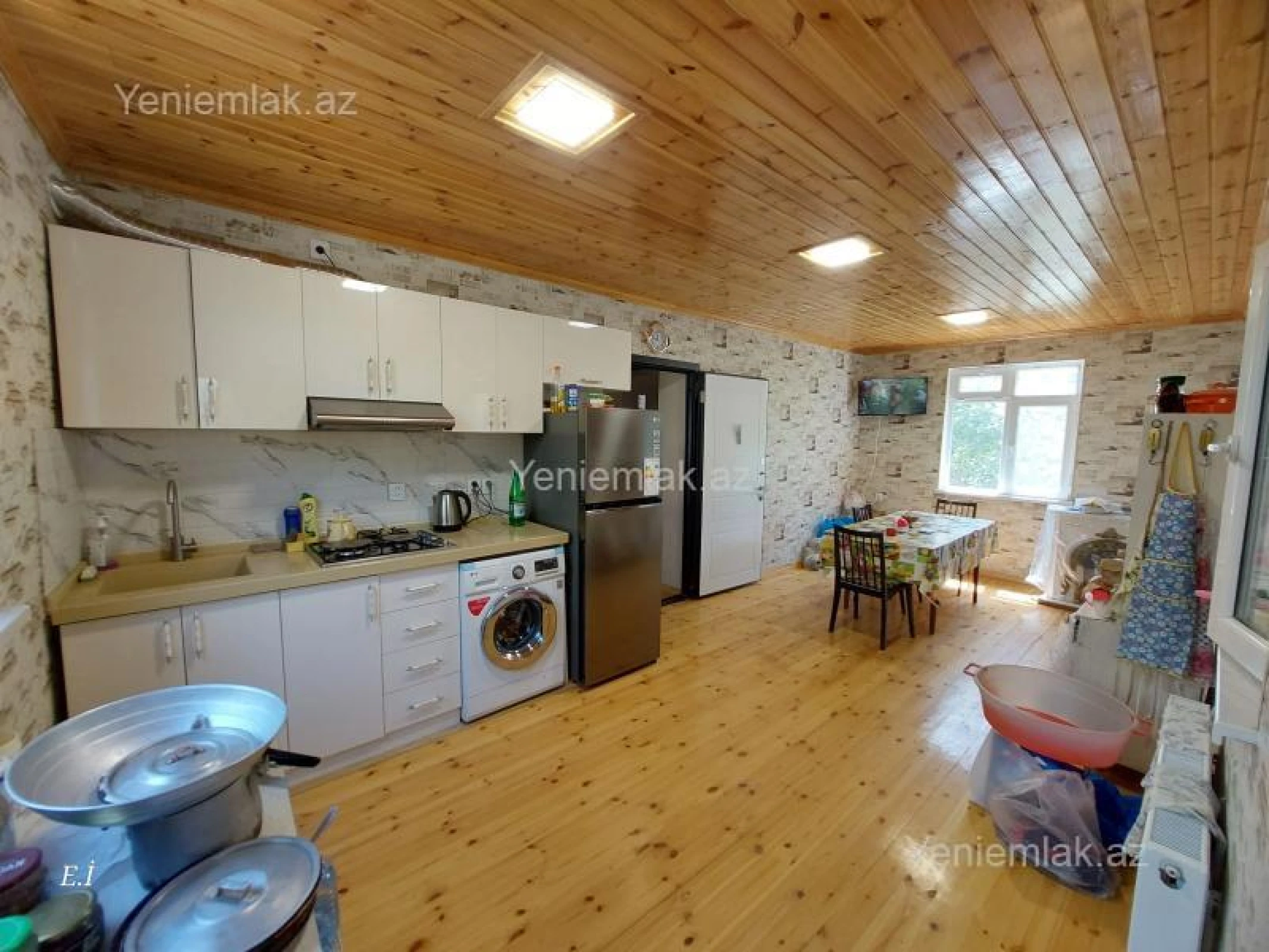 Satılır 4 otaqlı həyət evi 124 m²