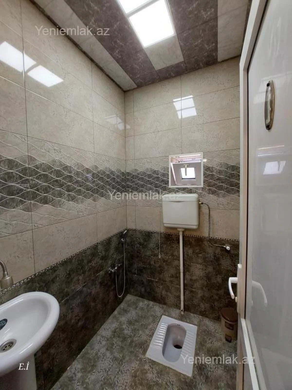Satılır 4 otaqlı həyət evi 124 m²