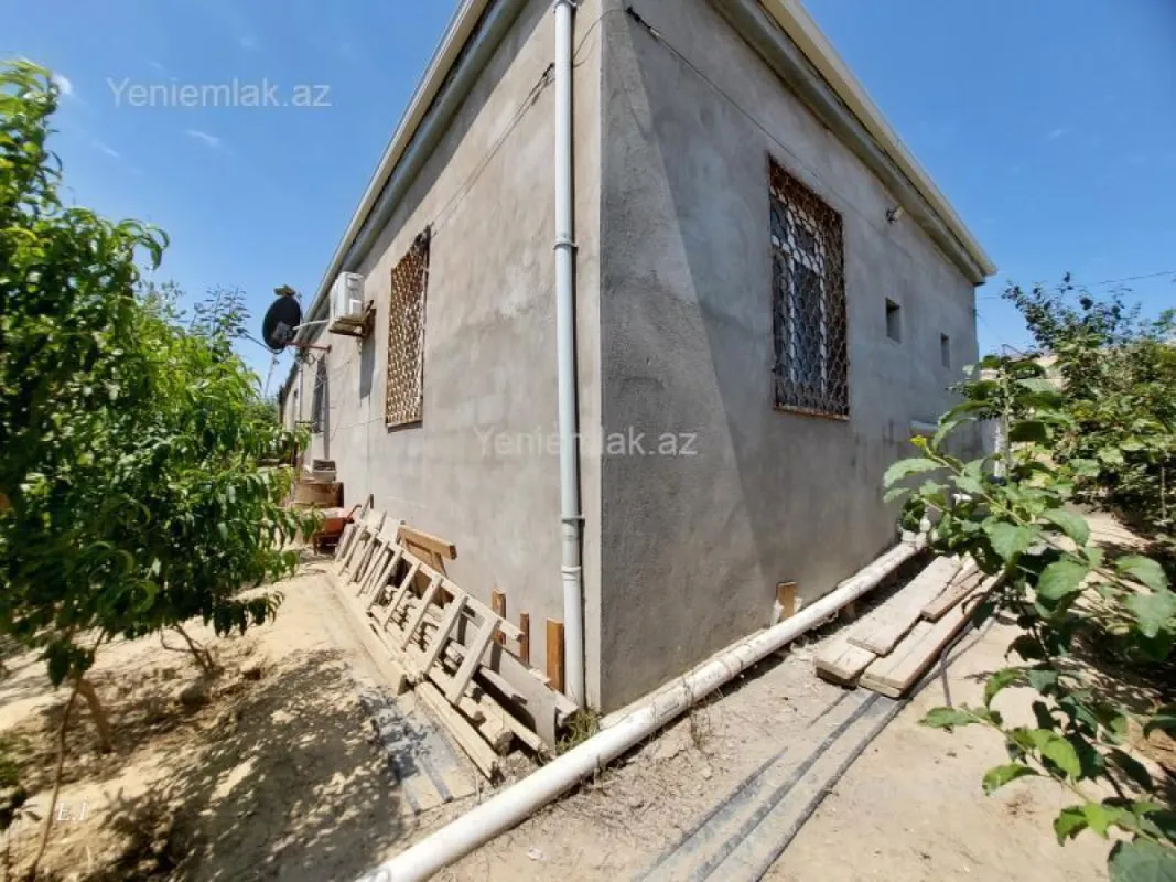 Satılır 4 otaqlı həyət evi 124 m²