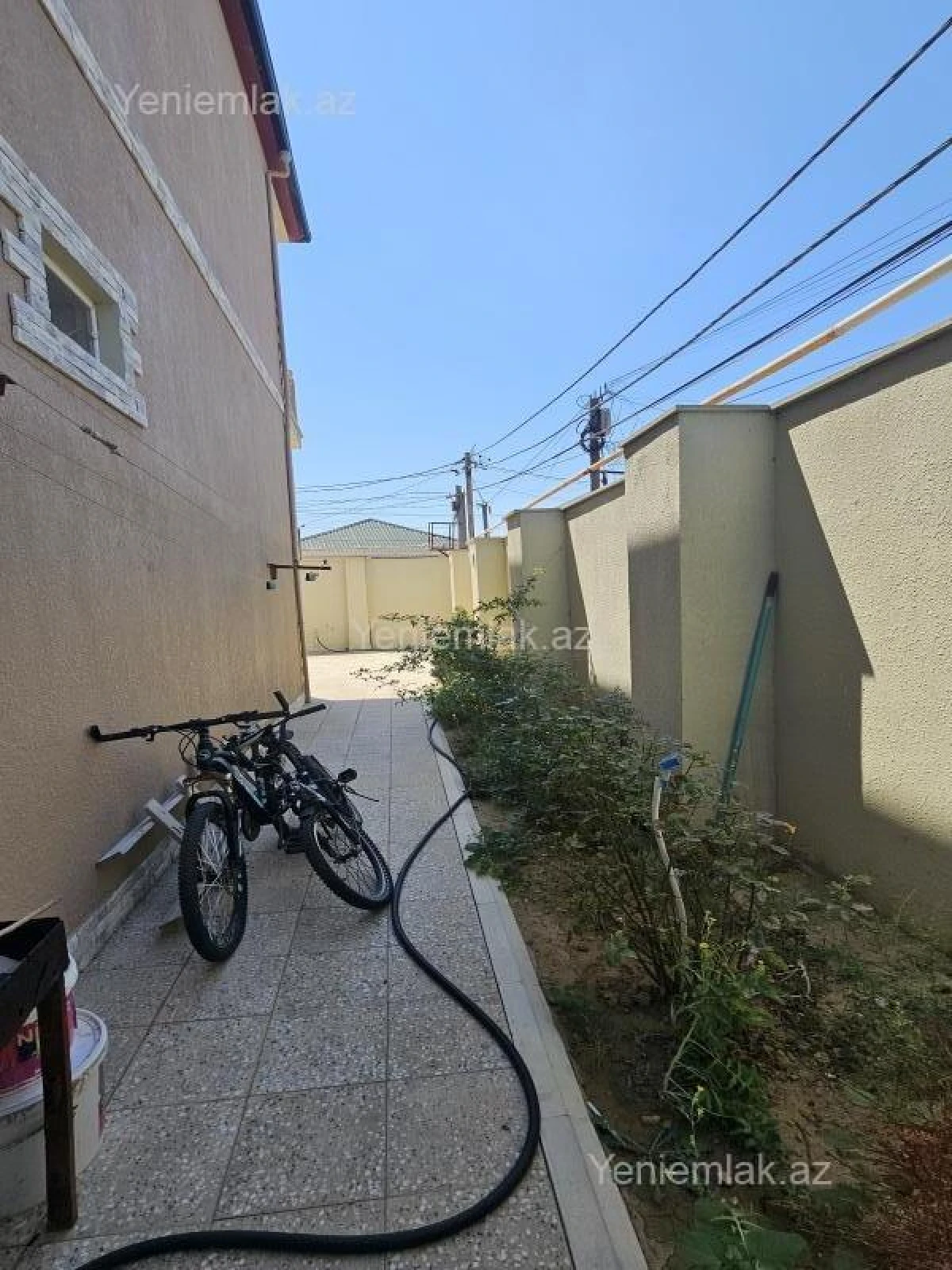 Satılır 5 otaqlı həyət evi 180 m²